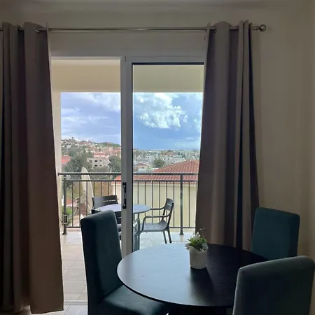 Eden Heights Sea View - By Imh Travel & Tours * פאפוס